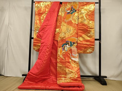 平和屋本店●色打掛　和装　婚礼　結婚式　花嫁　神社挙式　駒刺繍　流水飛鶴文　金糸　金通し地　逸品　AABJ8257ou