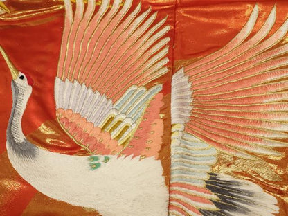 平和屋本店●色打掛　和装　婚礼　結婚式　花嫁　神社挙式　駒刺繍　流水飛鶴文　金糸　金通し地　逸品　AABJ8257ou