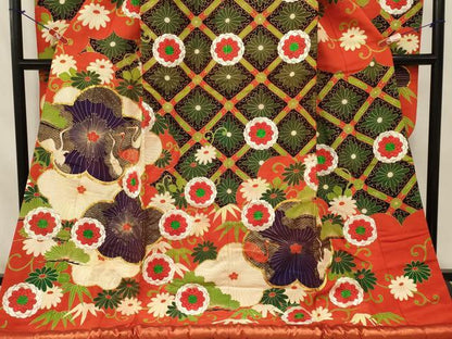 平和屋本店●色打掛　和装　婚礼　結婚式　花嫁　神社挙式　駒刺繍　鶴に花唐草　金彩　逸品　AABJ8260ou