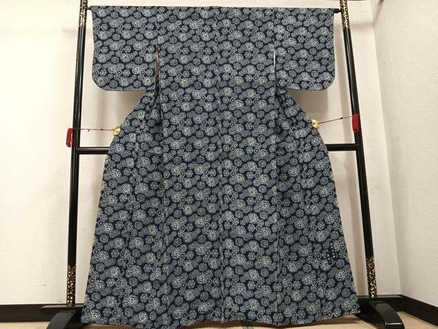 平和屋着物●上質な小紋　藍　型染め　雪輪文　正絹　逸品　AABJ8402ph