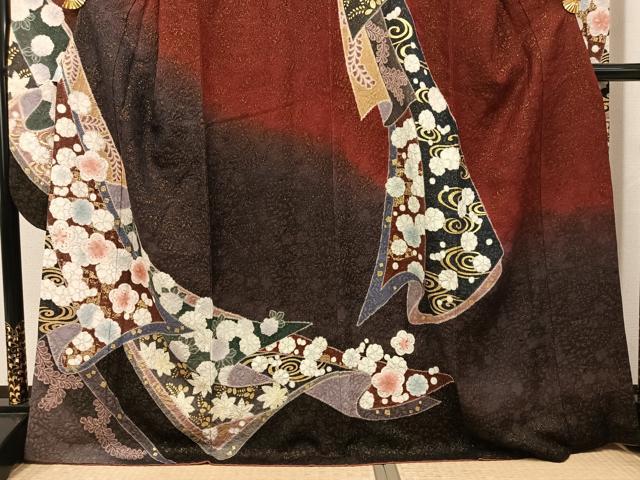 平和屋着物●豪華振袖　絞り　草花文　暈し染め　金彩　金通し地　正絹　逸品　AABJ8426ph
