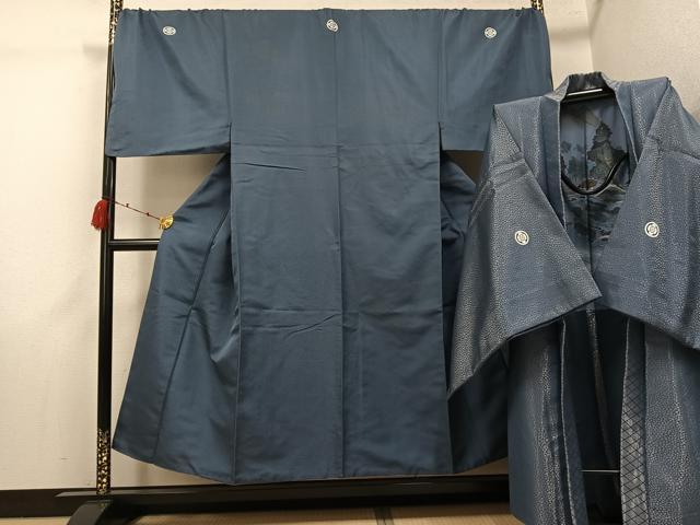 平和屋着物●男性　色紋付　羽織セット　石畳地紋　鉛色　羽織：銀通し地　キングサイズ　正絹　逸品　AABJ8448ph