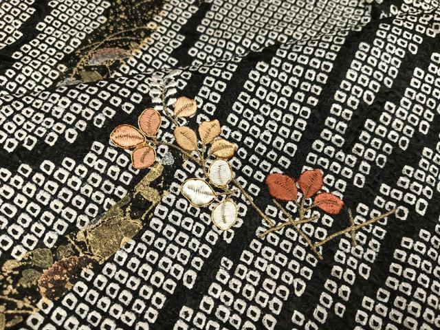 平和屋着物●訪問着　駒刺繍　絞り　流水草花文　黒地　金彩　正絹　逸品　未使用　AABJ8456ph