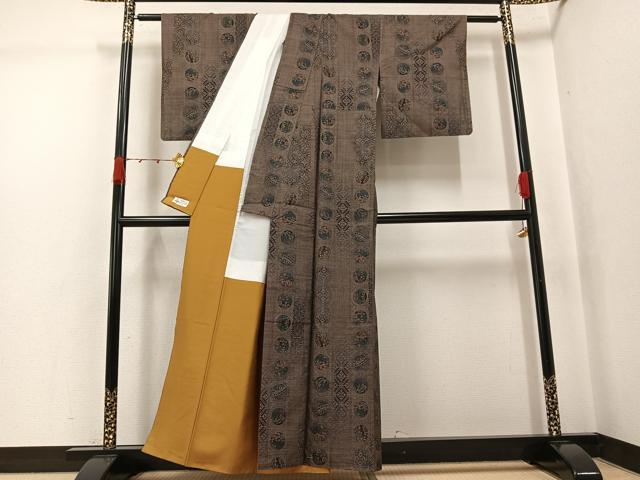 平和屋着物●本場大島紬　カタス7マルキ　吉祥草花文　やまと誂製　正絹　逸品　AABJ8459ph