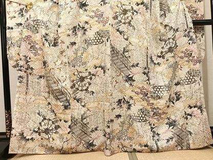 平和屋着物●豪華振袖　駒刺繍　渡橋草花文　金彩　正絹　逸品　AABJ8461ph