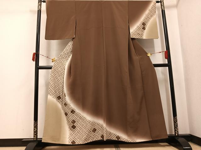 平和屋着物●訪問着　刺繍　草花文　暈し染め　金彩　正絹　逸品　AABJ8479ph