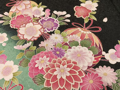 平和屋着物●豪華振袖　花毬文　暈し染め　黒地　金彩　金通し地　正絹　逸品　AABJ8513ph