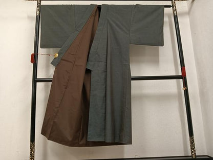 平和屋着物▼男性　本場大島紬　80亀甲　総詰め　正絹　逸品　AABJ8515ph