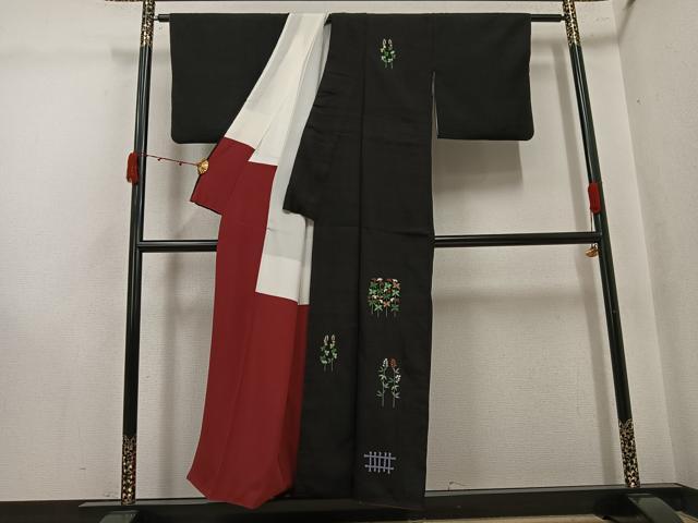 平和屋着物●訪問着　紬地　総刺繍　草花文　黒地　正絹　逸品　AABJ8517ph