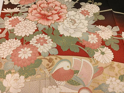 平和屋着物●豪華振袖　駒刺繍　鴛鴦花文　暈し染め　黒地　金彩　正絹　逸品　AABJ8524ph