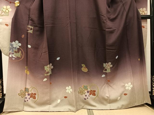 平和屋着物●豪華振袖　成り物　葡萄　柿　桜　暈し染め　金彩　正絹　逸品　AABJ8525ph
