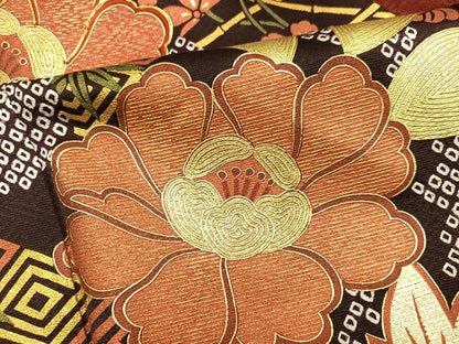 平和屋着物●豪華振袖　駒刺繍　草花文　金彩　正絹　逸品　AABJ8528ph