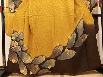 平和屋着物●豪華振袖　駒刺繍　絞り　舞花文　暈し染め　正絹　逸品　AABJ8541ph