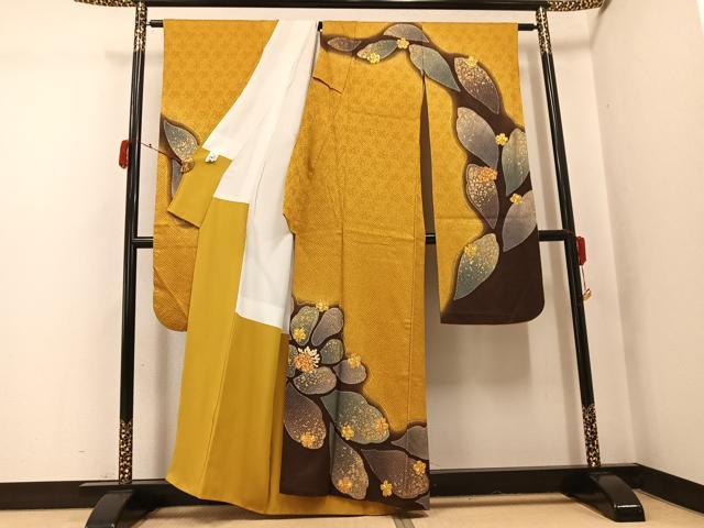 平和屋着物●豪華振袖　駒刺繍　絞り　舞花文　暈し染め　正絹　逸品　AABJ8541ph