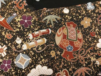 平和屋着物●豪華黒留袖　作家物　駒刺繍　宝尽くし　金彩　正絹　逸品　AABJ8555ph