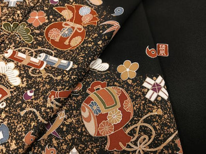平和屋着物●豪華黒留袖　作家物　駒刺繍　宝尽くし　金彩　正絹　逸品　AABJ8555ph