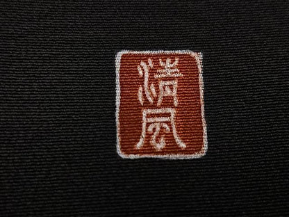 平和屋着物●豪華黒留袖　作家物　駒刺繍　宝尽くし　金彩　正絹　逸品　AABJ8555ph