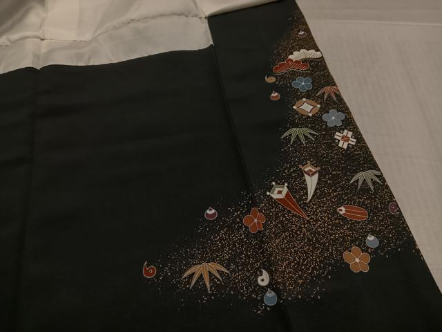 平和屋着物●豪華黒留袖　作家物　駒刺繍　宝尽くし　金彩　正絹　逸品　AABJ8555ph