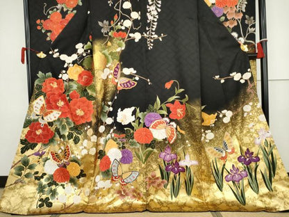 平和屋着物●豪華振袖　駒刺繍　花蝶文　黒地　金彩　ロング丈　正絹　逸品　AABJ8593cs