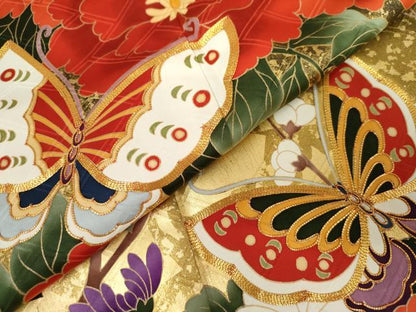 平和屋着物●豪華振袖　駒刺繍　花蝶文　黒地　金彩　ロング丈　正絹　逸品　AABJ8593cs