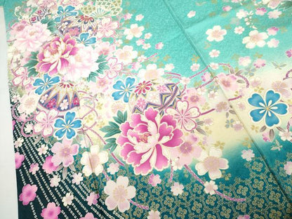 平和屋着物●豪華振袖　駒刺繍　花蝶毬文　暈し染め　金彩　銀通し地　正絹　逸品　AABJ8603cs