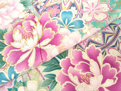 平和屋着物●豪華振袖　駒刺繍　花蝶毬文　暈し染め　金彩　銀通し地　正絹　逸品　AABJ8603cs