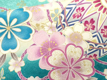 平和屋着物●豪華振袖　駒刺繍　花蝶毬文　暈し染め　金彩　銀通し地　正絹　逸品　AABJ8603cs