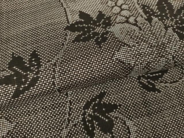 平和屋着物●本場大島紬　泥染め　一元7マルキ　葡萄唐草文　正絹　逸品　未使用　AABJ8608cs