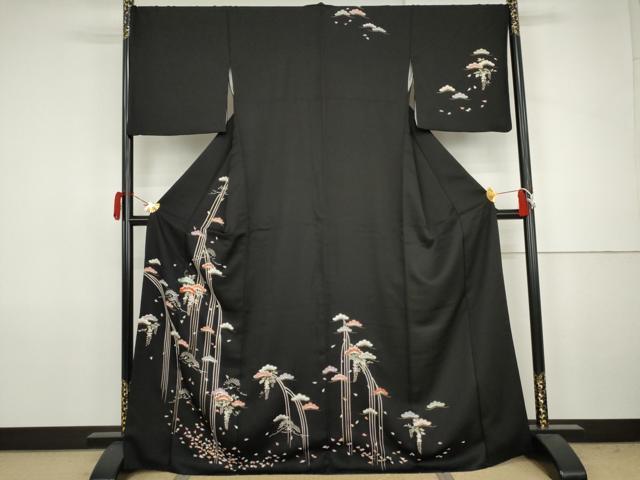 平和屋着物●訪問着　駒刺繍　松　黒地　金銀彩　正絹　逸品　AABJ8609cs