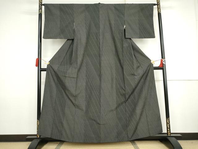 平和屋着物○本塩沢 110亀甲 斜縞 黒地 正絹 逸品 AABJ8637cs