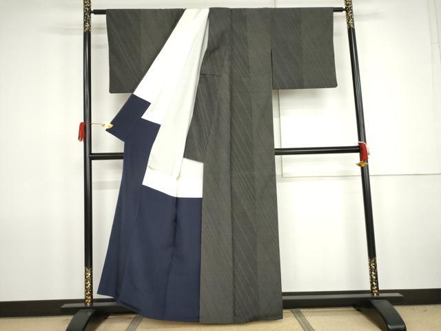 平和屋着物●本塩沢　110亀甲　斜縞　黒地　正絹　逸品　AABJ8637cs