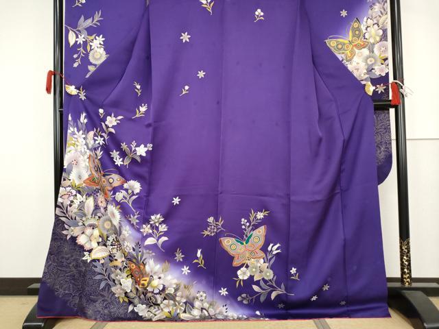 平和屋着物●豪華振袖　駒刺繍　更紗花蝶文　暈し染め　金彩　さが美扱い　正絹　逸品　AABJ8666cs