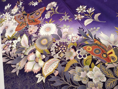 平和屋着物●豪華振袖　駒刺繍　更紗花蝶文　暈し染め　金彩　さが美扱い　正絹　逸品　AABJ8666cs