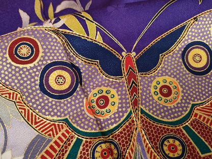 平和屋着物●豪華振袖　駒刺繍　更紗花蝶文　暈し染め　金彩　さが美扱い　正絹　逸品　AABJ8666cs