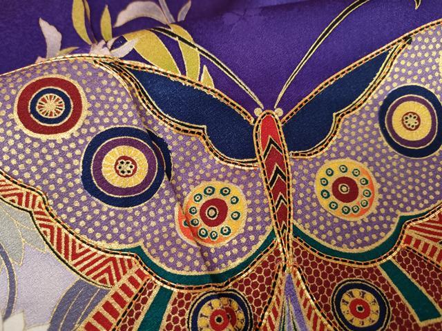 平和屋着物●豪華振袖　駒刺繍　更紗花蝶文　暈し染め　金彩　さが美扱い　正絹　逸品　AABJ8666cs