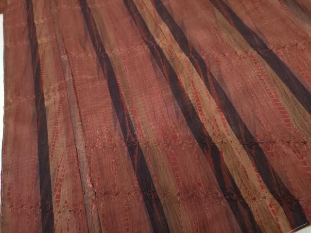 平和屋着物●上質な紬　竜巻絞り　縞　やまと誂製　正絹　逸品　未使用　AABJ8685cs