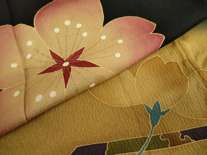 平和屋着物●豪華振袖　吹寄せ花文　暈し染め　黒地　金彩　正絹　逸品　AABJ8691cs