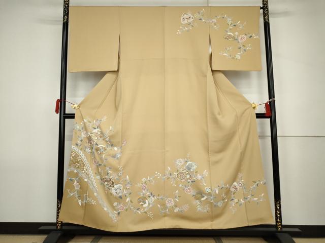 平和屋着物●訪問着　駒刺繍　貝合わせ更紗花蝶文　暈し染め　金彩　正絹　逸品　AABJ8713cs