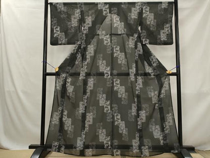 平和屋着物＊夏物　小紋　絽　色紙重ね花文　黒地　洗える着物　AABJ8885st