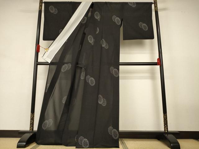 平和屋着物＊夏物　本場大島紬　夏大島　源氏車紋　黒地　正絹　逸品　AABJ9028jd