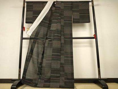 平和屋着物＊夏物　小紋　紗　横段文　黒地　洗える着物　AABJ9136jd