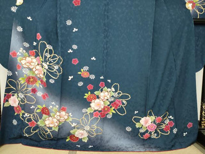 平和屋着物●豪華振袖　駒刺繍　舞花文　暈し染め　金彩　ロング丈　正絹　逸品　AABJ9274ck