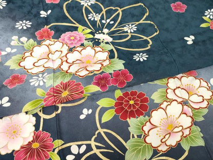 平和屋着物●豪華振袖　駒刺繍　舞花文　暈し染め　金彩　ロング丈　正絹　逸品　AABJ9274ck