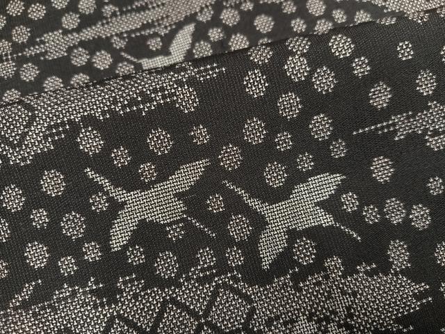 平和屋着物●本場大島紬　カタス9マルキ　群れ鶴松文　正絹　逸品　AABJ9303ph