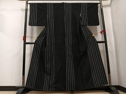 平和屋着物●上質な紬　間道　黒地　正絹　逸品　AABJ9341ph