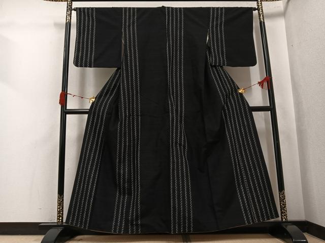 平和屋着物●上質な紬　間道　黒地　正絹　逸品　AABJ9341ph