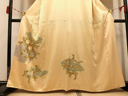 平和屋着物●色留訪問着　駒刺繍　亀甲草花文　金彩　正絹　逸品　AABJ9352ph