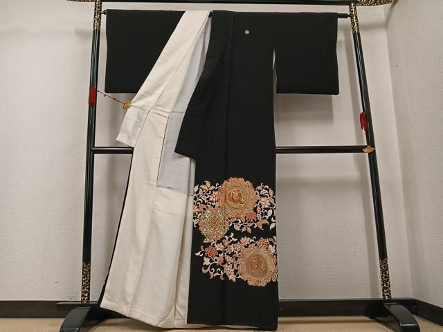 平和屋着物●豪華黒留袖　駒刺繍　鳳凰花唐草文　金彩　正絹　逸品　AABJ9357ph