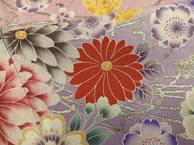 平和屋着物●豪華振袖　舞花文　暈し染め　黒地　銀彩　銀通し地　正絹　逸品　AABJ9422ph