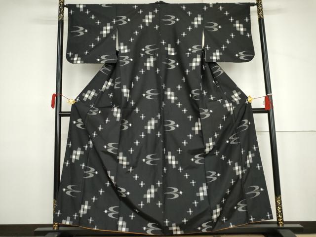平和屋着物●上質な紬　琉球絣文様　黒地　正絹　逸品　AABJ9911cs